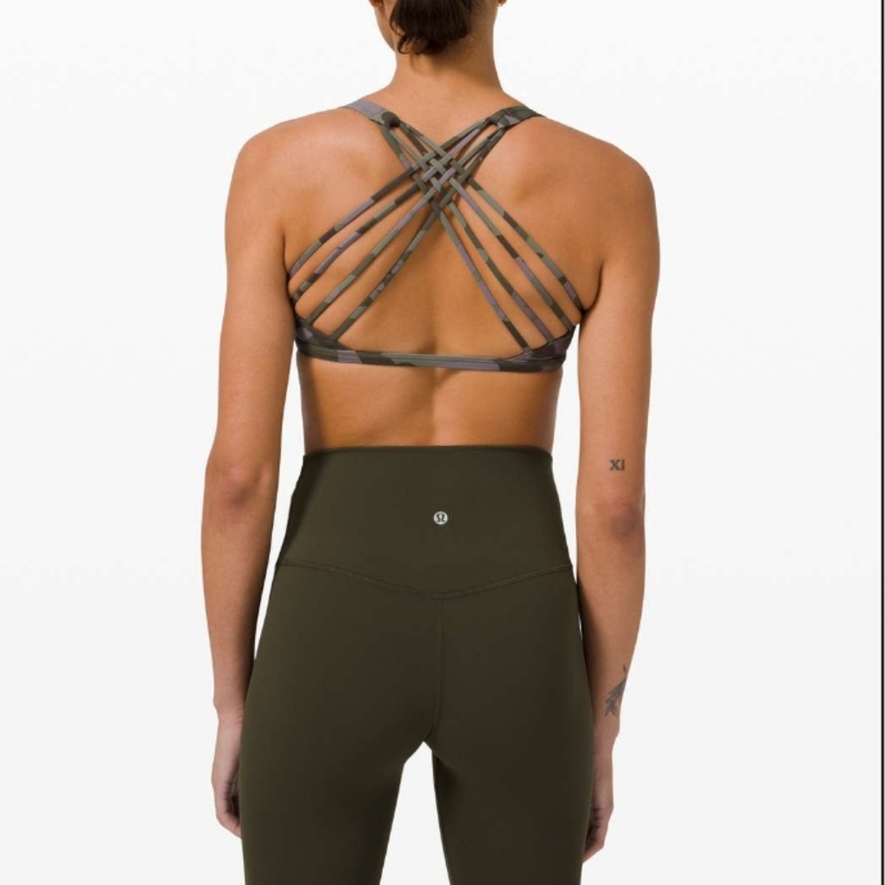 Lululemon Free to Be Bra Size 8